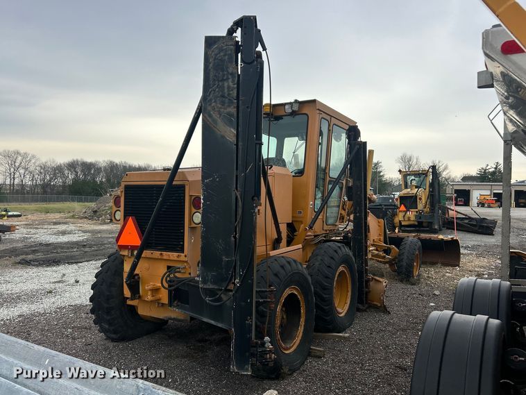 image for item FC5317 1995 Champion 720A motor grader