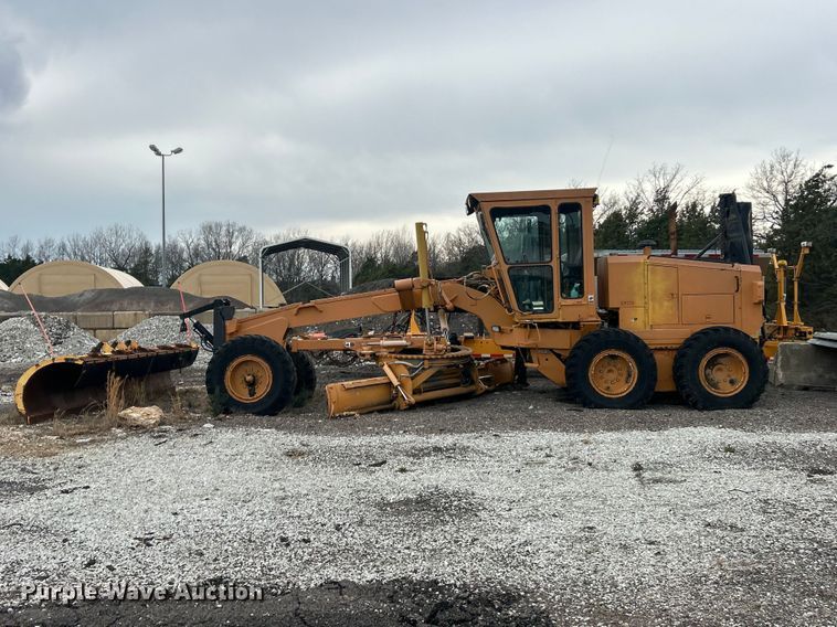 image for item FC5317 1995 Champion 720A motor grader