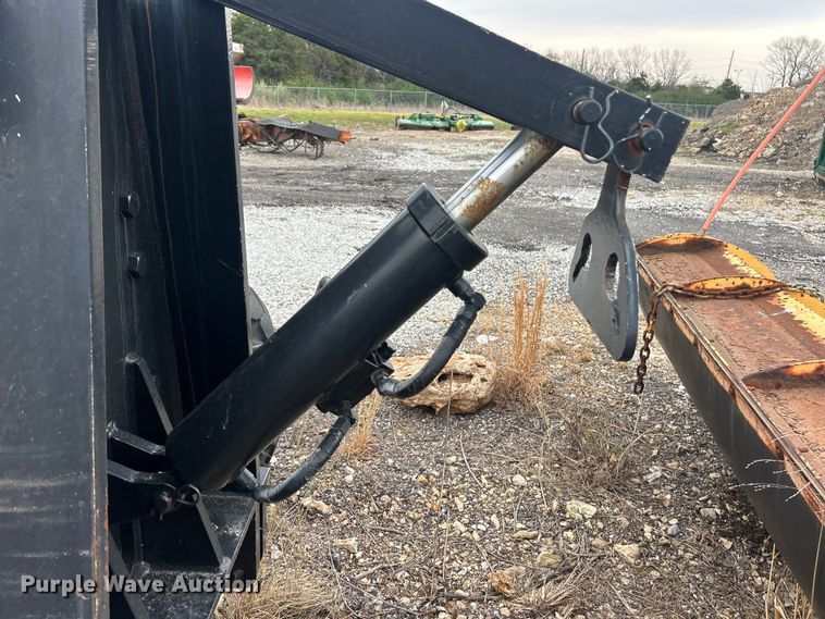 image for item FC5317 1995 Champion 720A motor grader