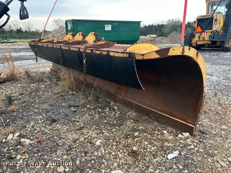 image for item FC5317 1995 Champion 720A motor grader