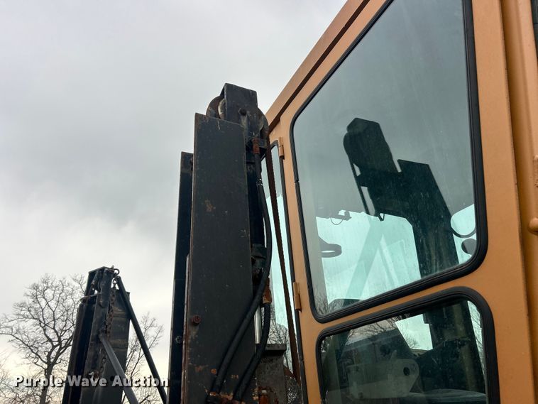 image for item FC5317 1995 Champion 720A motor grader