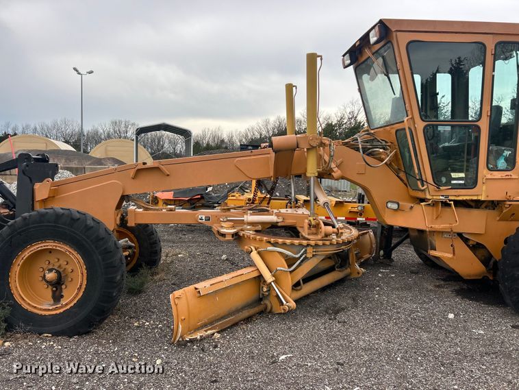 image for item FC5317 1995 Champion 720A motor grader