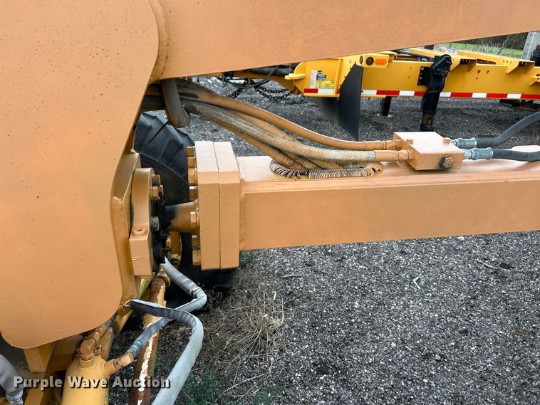 image for item FC5317 1995 Champion 720A motor grader