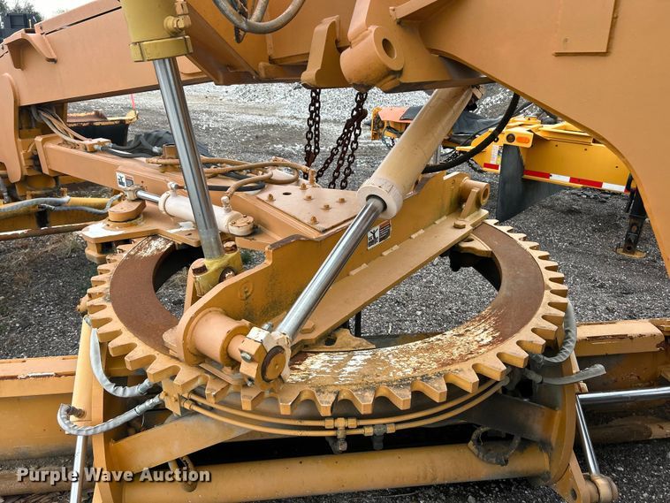 image for item FC5317 1995 Champion 720A motor grader