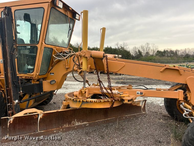 image for item FC5317 1995 Champion 720A motor grader