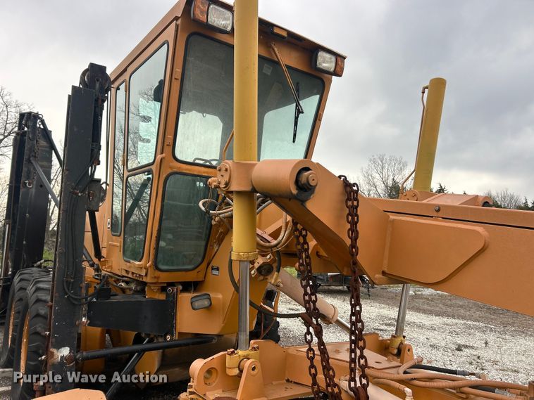 image for item FC5317 1995 Champion 720A motor grader