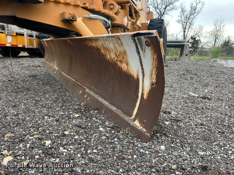 image for item FC5317 1995 Champion 720A motor grader