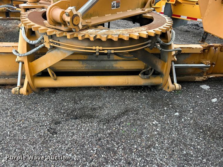 image for item FC5317 1995 Champion 720A motor grader