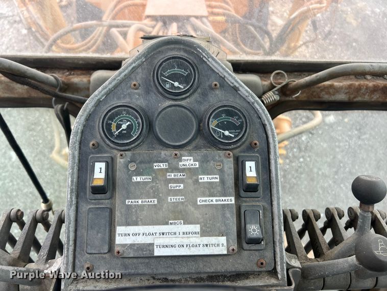 image for item FC5317 1995 Champion 720A motor grader