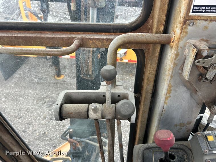 image for item FC5317 1995 Champion 720A motor grader