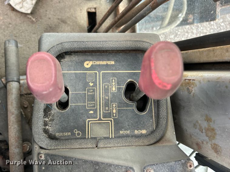 image for item FC5317 1995 Champion 720A motor grader