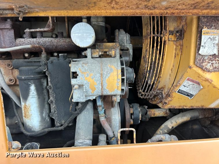 image for item FC5317 1995 Champion 720A motor grader