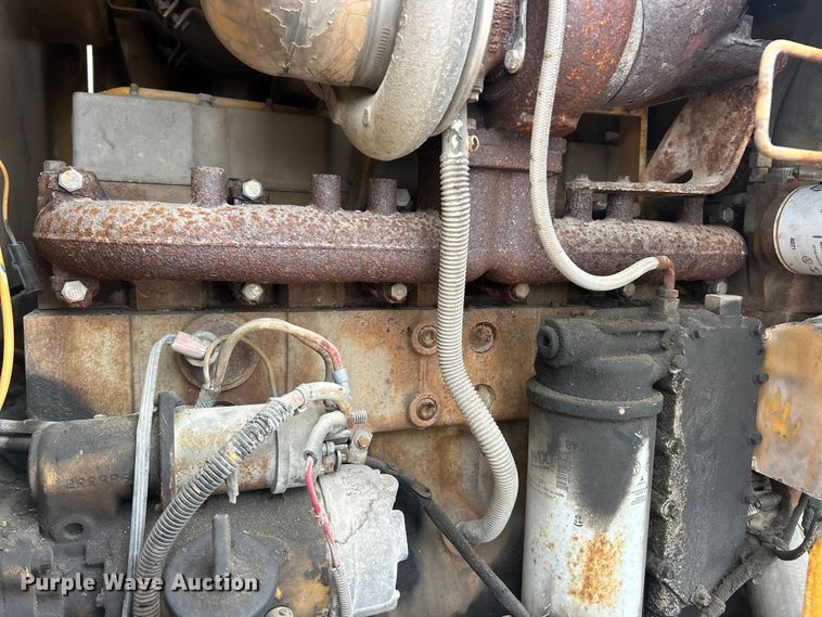 image for item FC5317 1995 Champion 720A motor grader