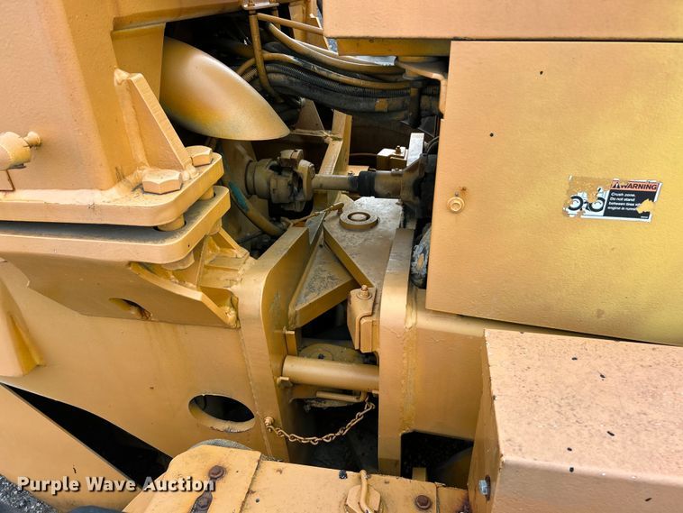 image for item FC5317 1995 Champion 720A motor grader