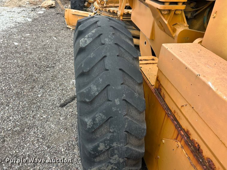 image for item FC5317 1995 Champion 720A motor grader