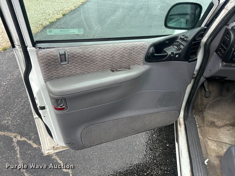 image for item FC5318 2000 Dodge Grand Caravan  van