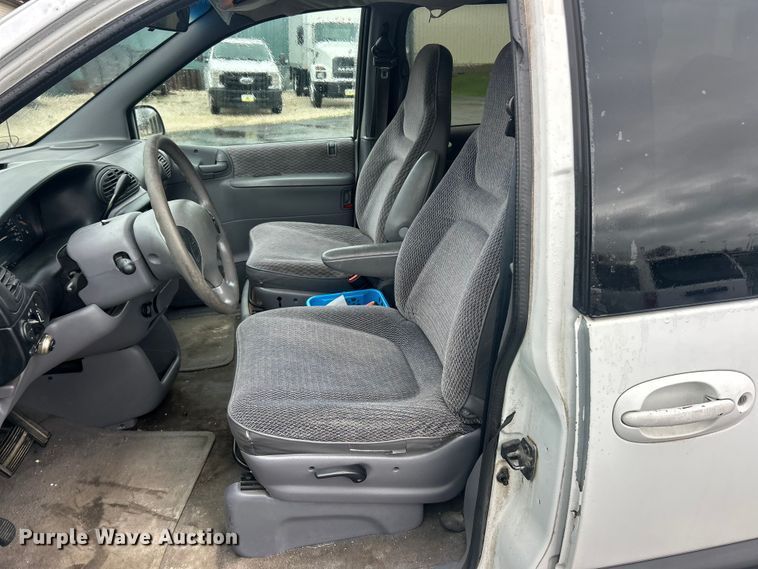 image for item FC5318 2000 Dodge Grand Caravan  van