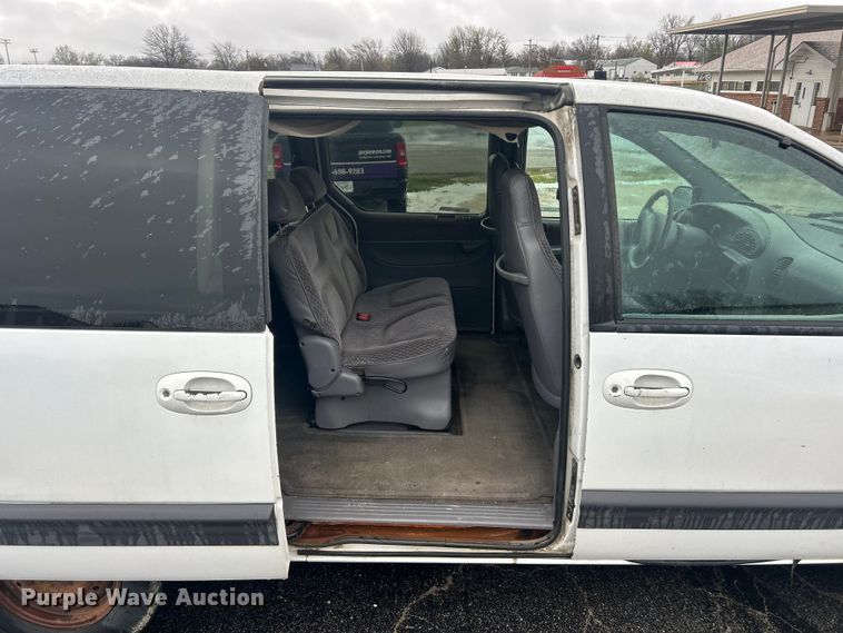 image for item FC5318 2000 Dodge Grand Caravan  van