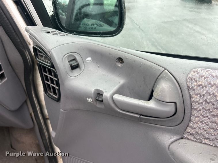 image for item FC5318 2000 Dodge Grand Caravan  van