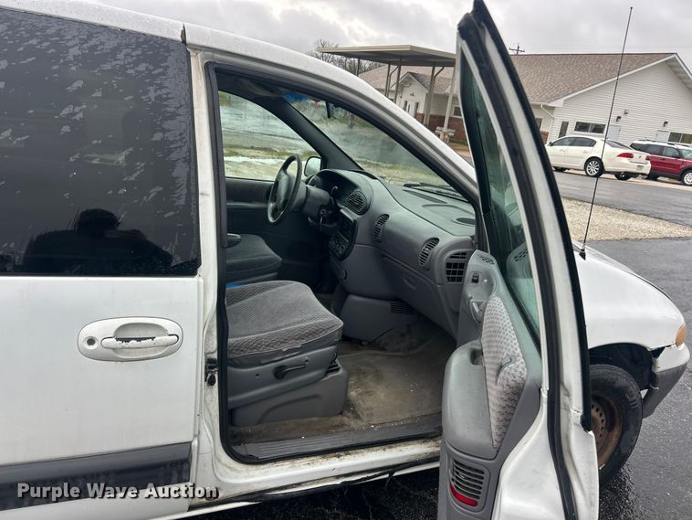 image for item FC5318 2000 Dodge Grand Caravan  van