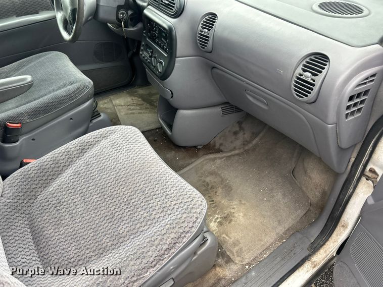 image for item FC5318 2000 Dodge Grand Caravan  van