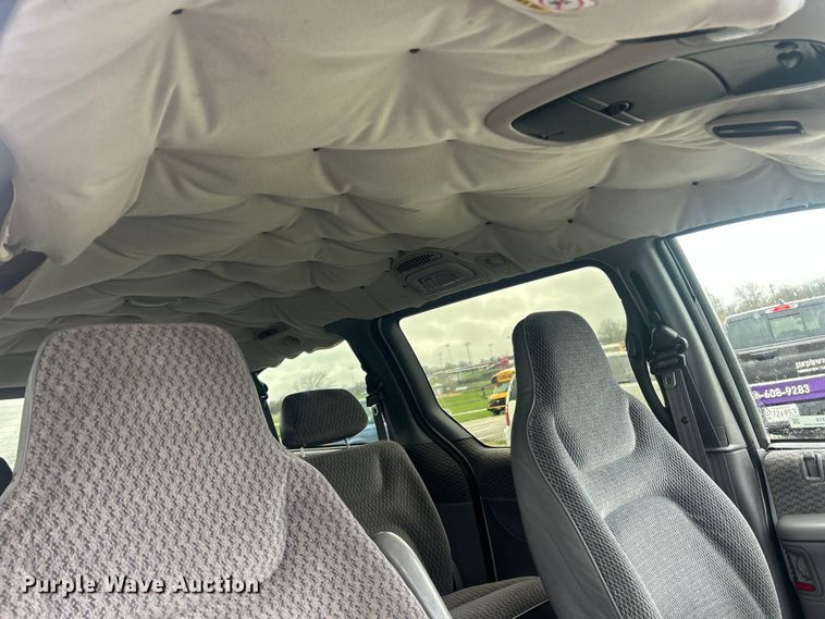 image for item FC5318 2000 Dodge Grand Caravan  van