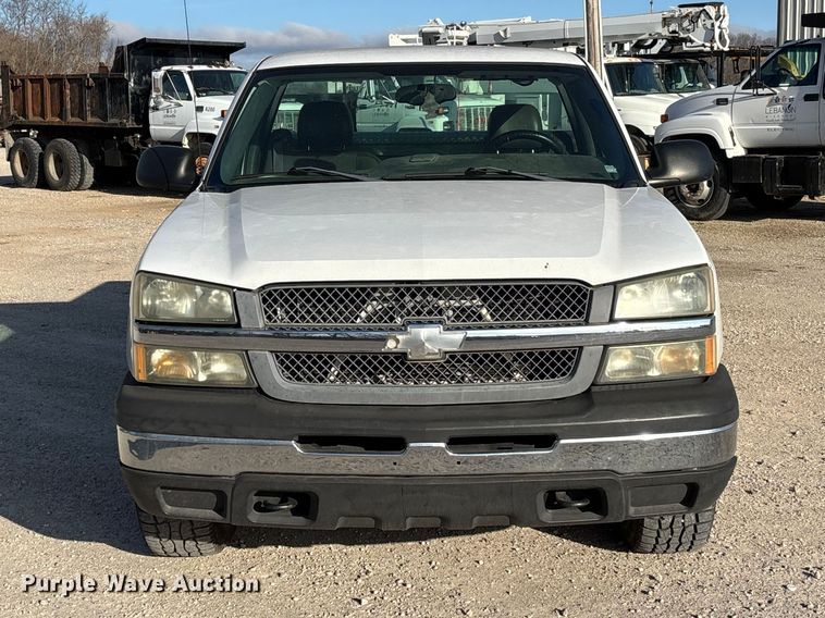 image for item FC5523 2005 Chevrolet Silverado 1500 pickup truck