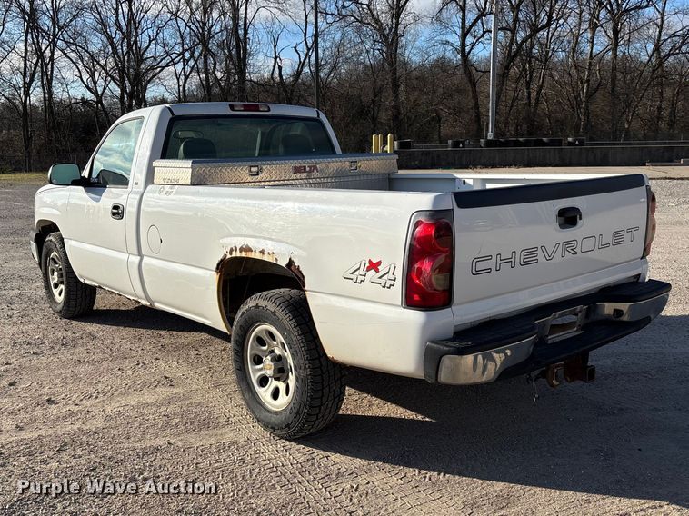 image for item FC5523 2005 Chevrolet Silverado 1500 pickup truck