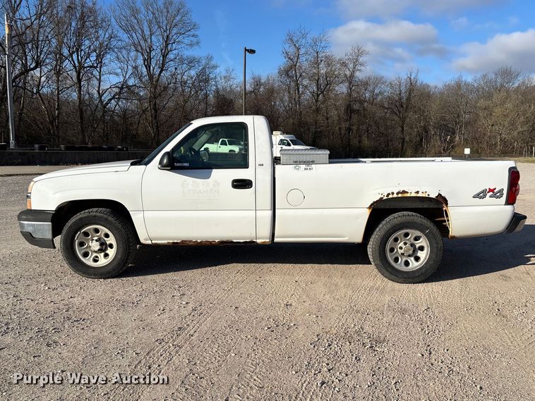 image for item FC5523 2005 Chevrolet Silverado 1500 pickup truck