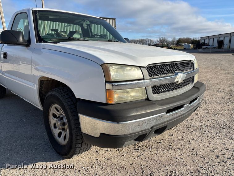 image for item FC5523 2005 Chevrolet Silverado 1500 pickup truck