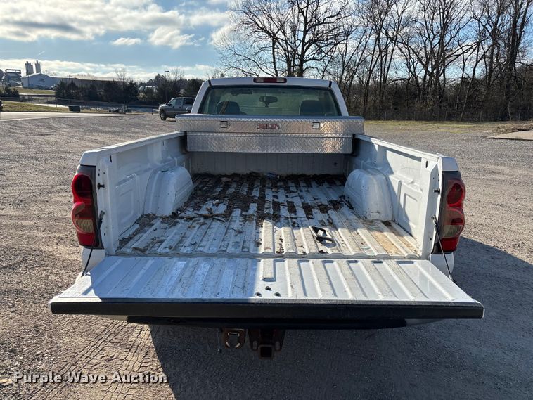 image for item FC5523 2005 Chevrolet Silverado 1500 pickup truck