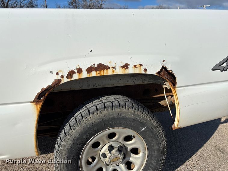 image for item FC5523 2005 Chevrolet Silverado 1500 pickup truck