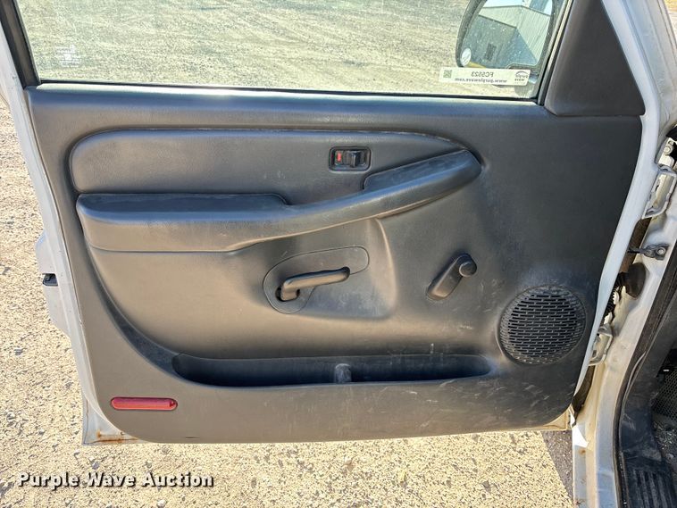 image for item FC5523 2005 Chevrolet Silverado 1500 pickup truck