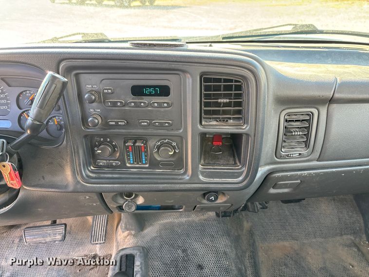 image for item FC5523 2005 Chevrolet Silverado 1500 pickup truck