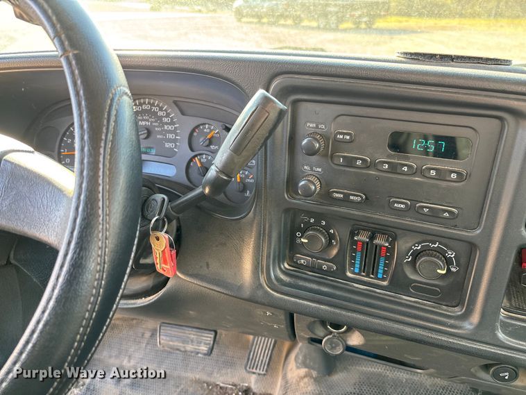 image for item FC5523 2005 Chevrolet Silverado 1500 pickup truck