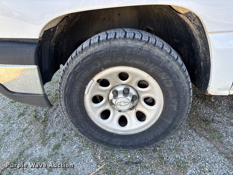 image for item FC5523 2005 Chevrolet Silverado 1500 pickup truck