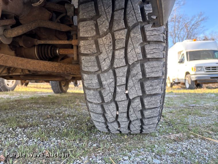 image for item FC5523 2005 Chevrolet Silverado 1500 pickup truck