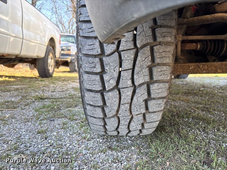 image for item FC5523 2005 Chevrolet Silverado 1500 pickup truck