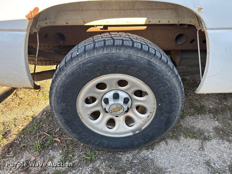 image for item FC5523 2005 Chevrolet Silverado 1500 pickup truck