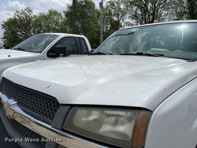 image for item FC5523 2005 Chevrolet Silverado 1500 pickup truck