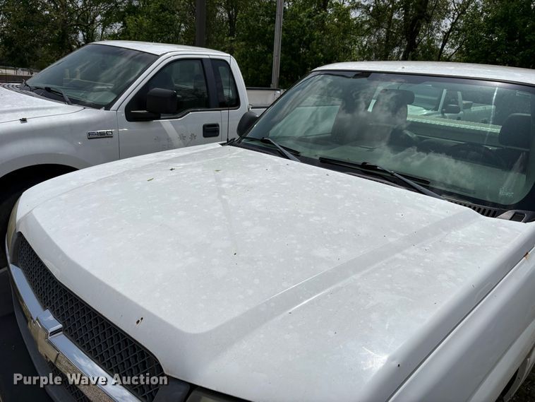 image for item FC5523 2005 Chevrolet Silverado 1500 pickup truck