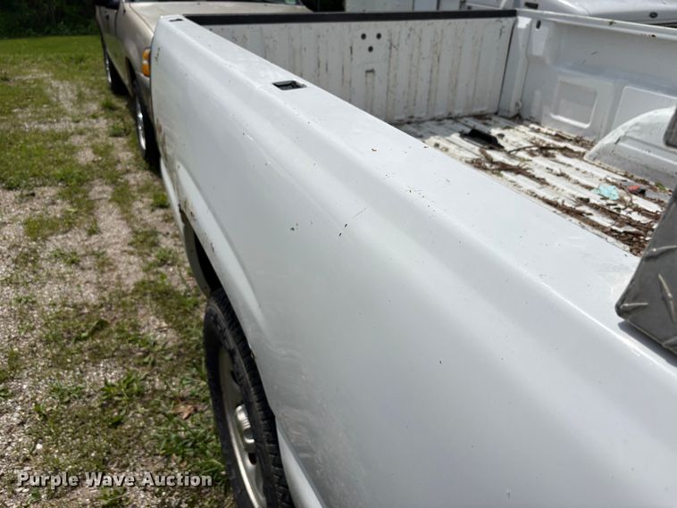 image for item FC5523 2005 Chevrolet Silverado 1500 pickup truck