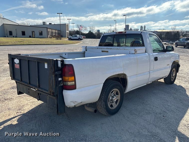 image for item FC5524 2001 Chevrolet 1500 pickup truck