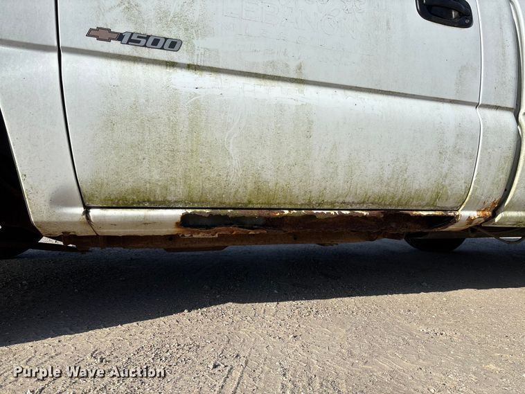 image for item FC5524 2001 Chevrolet 1500 pickup truck