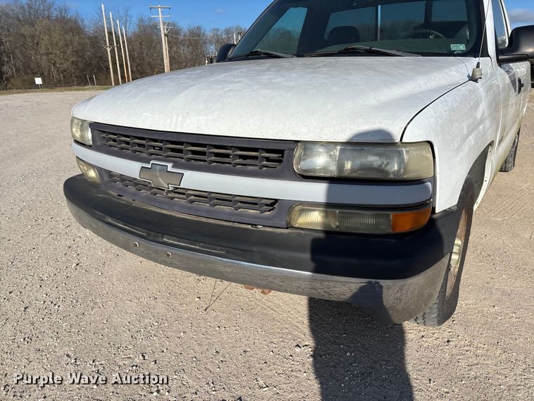 image for item FC5524 2001 Chevrolet 1500 pickup truck