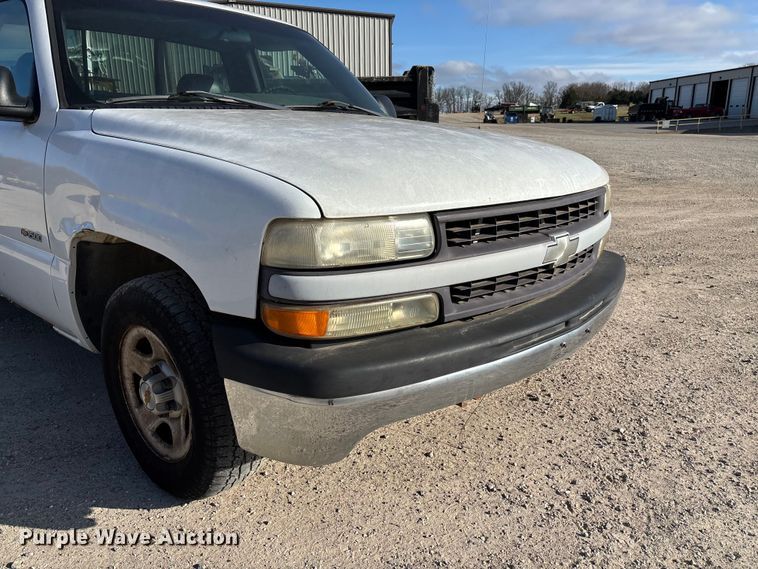 image for item FC5524 2001 Chevrolet 1500 pickup truck