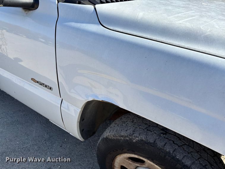 image for item FC5524 2001 Chevrolet 1500 pickup truck