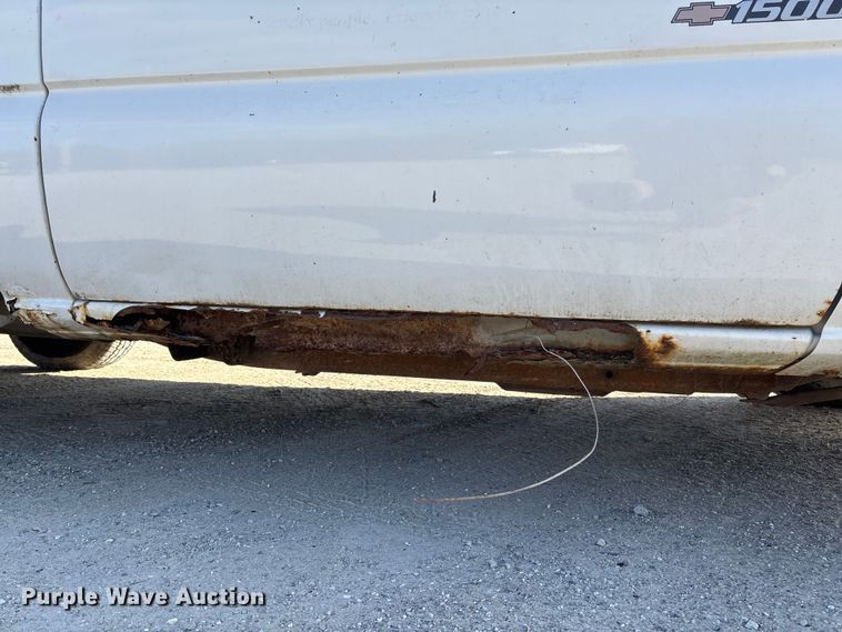 image for item FC5524 2001 Chevrolet 1500 pickup truck