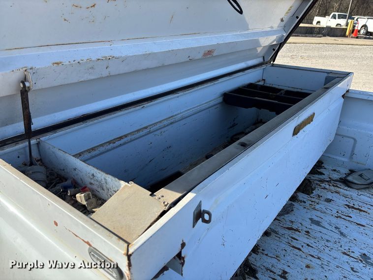 image for item FC5524 2001 Chevrolet 1500 pickup truck