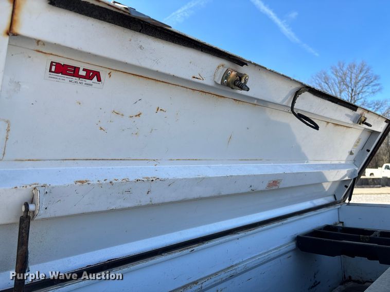 image for item FC5524 2001 Chevrolet 1500 pickup truck